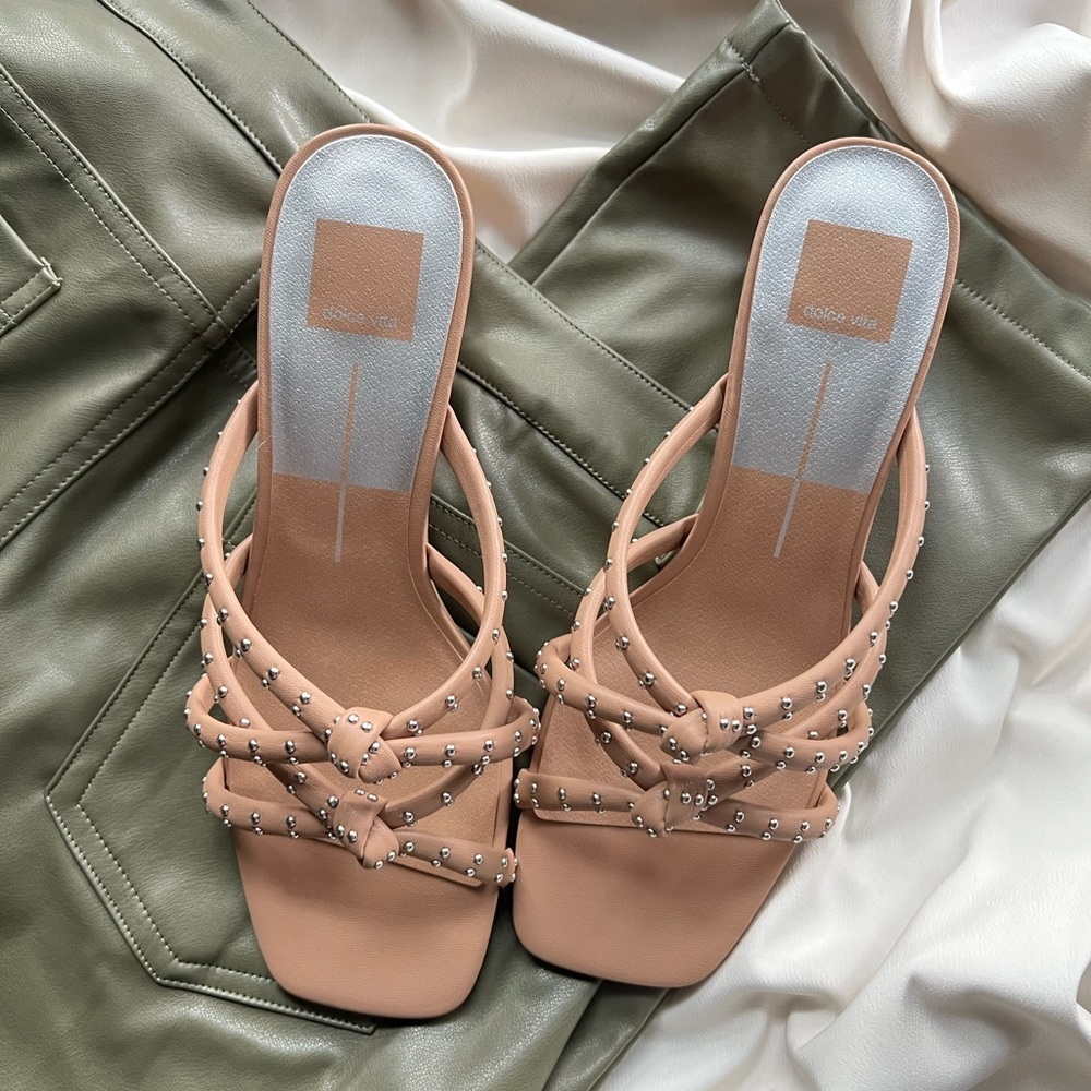 NWT Tan Studded Dolce Vita Heels. ✨